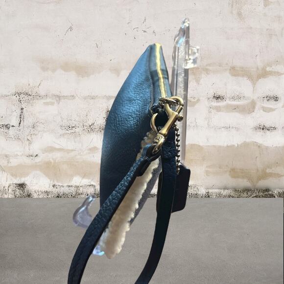 COACH Blue Leather Sherpa Lined Wristlet in Blue - Picture 4 of 7